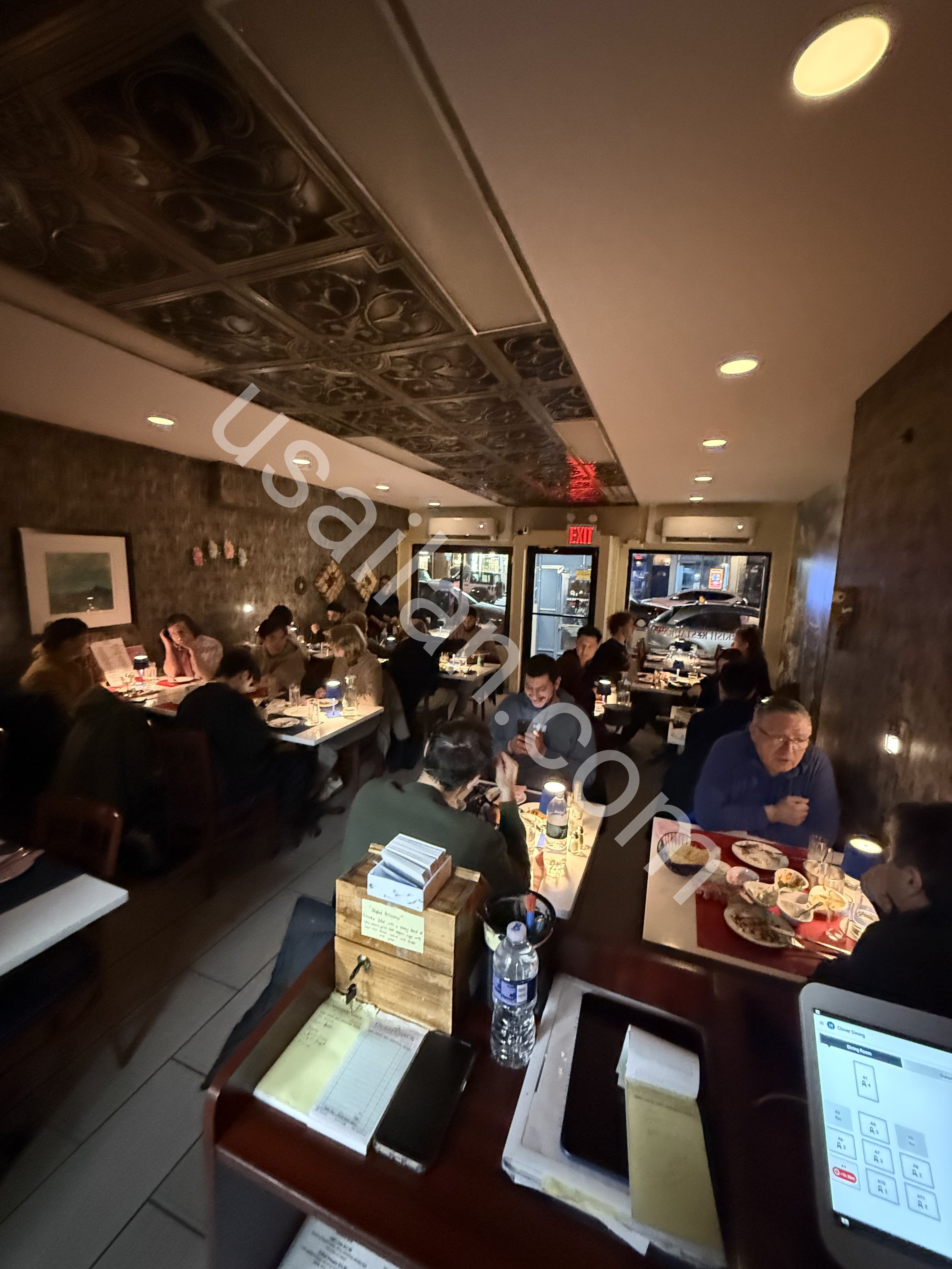 Full-Time Servers (Long Island City, Queens)