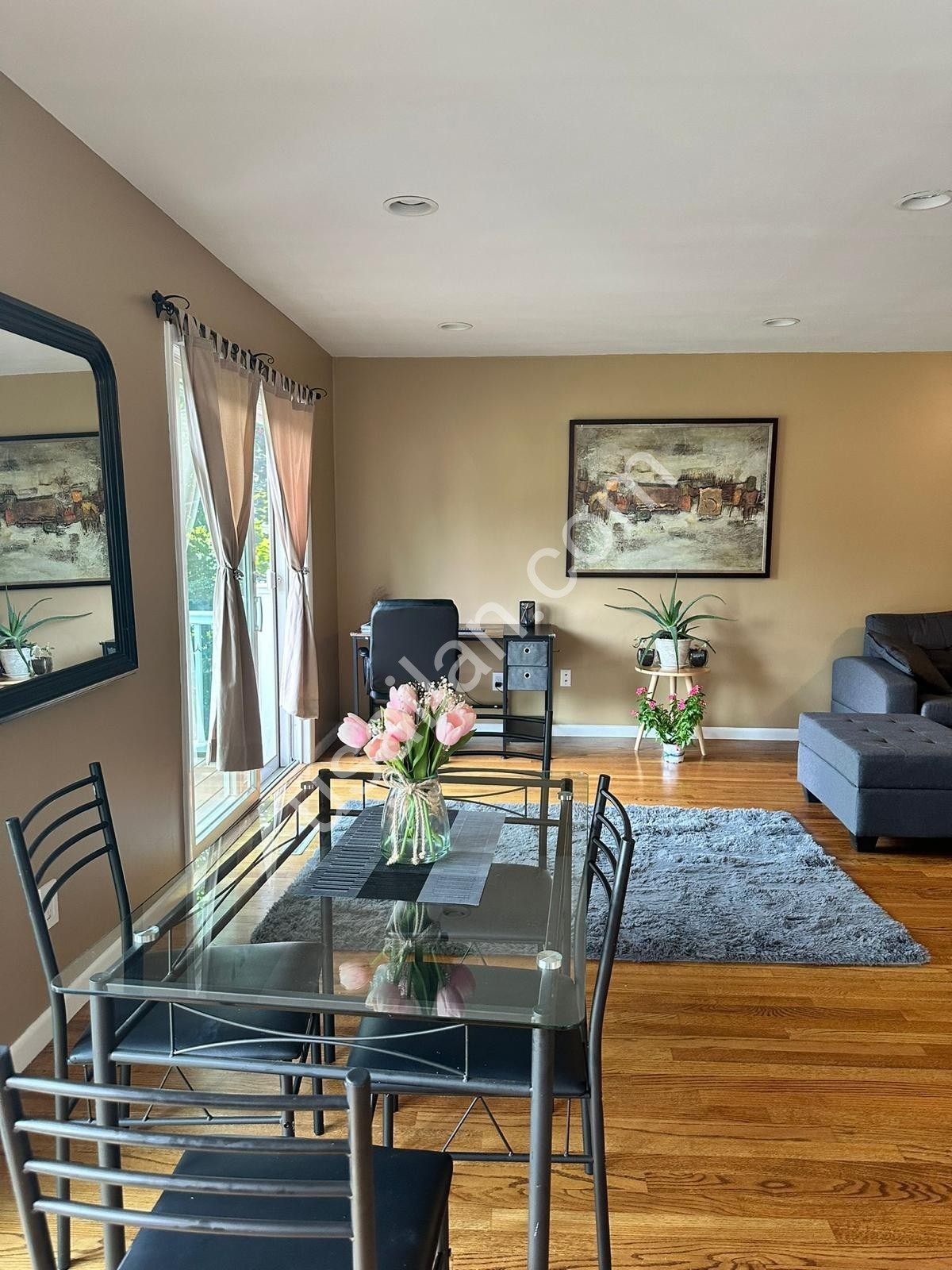 Looking for a Roommate for My 2+1 Apartment