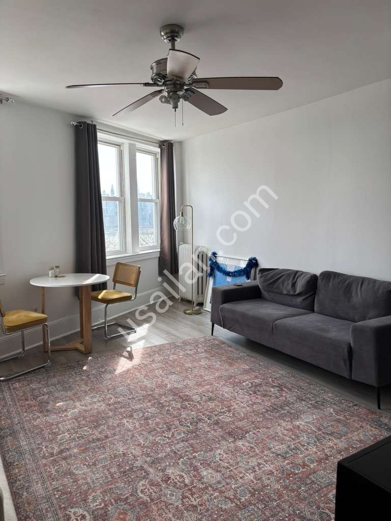 West New York 63. Sokak'ta kiralık oda