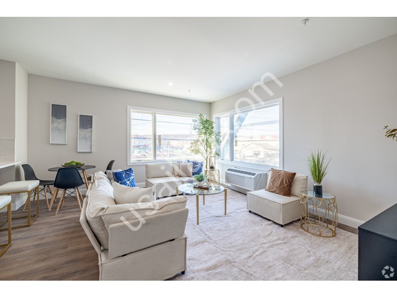 305-lakeview-apartments-paterson-nj-2br-2ba---1049sf---living-room.jpg