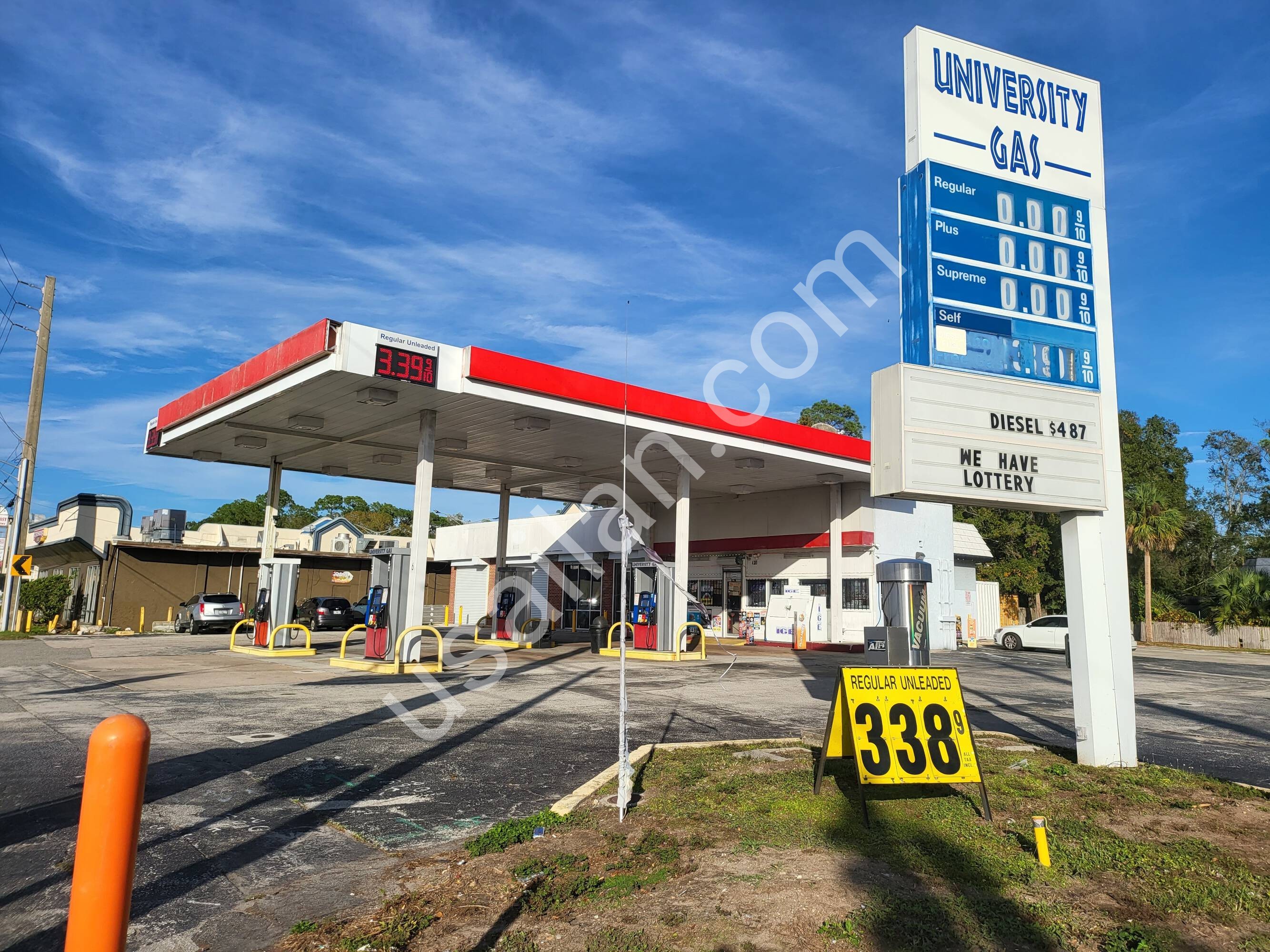 Gas Station – Convenience Store – Restaurant (190 Seating) For Sale with Property