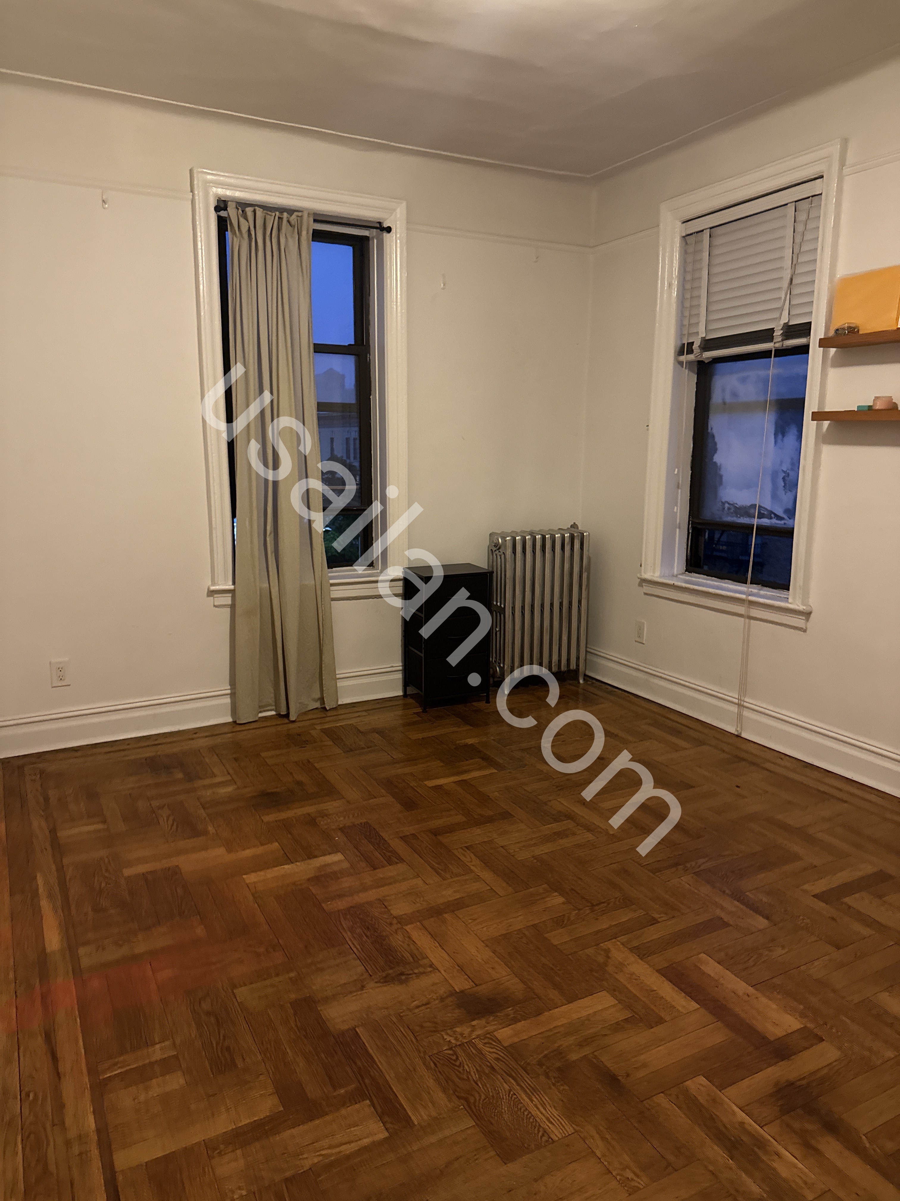 Queens, Astoria’da kiralık oda ya da paylasimli