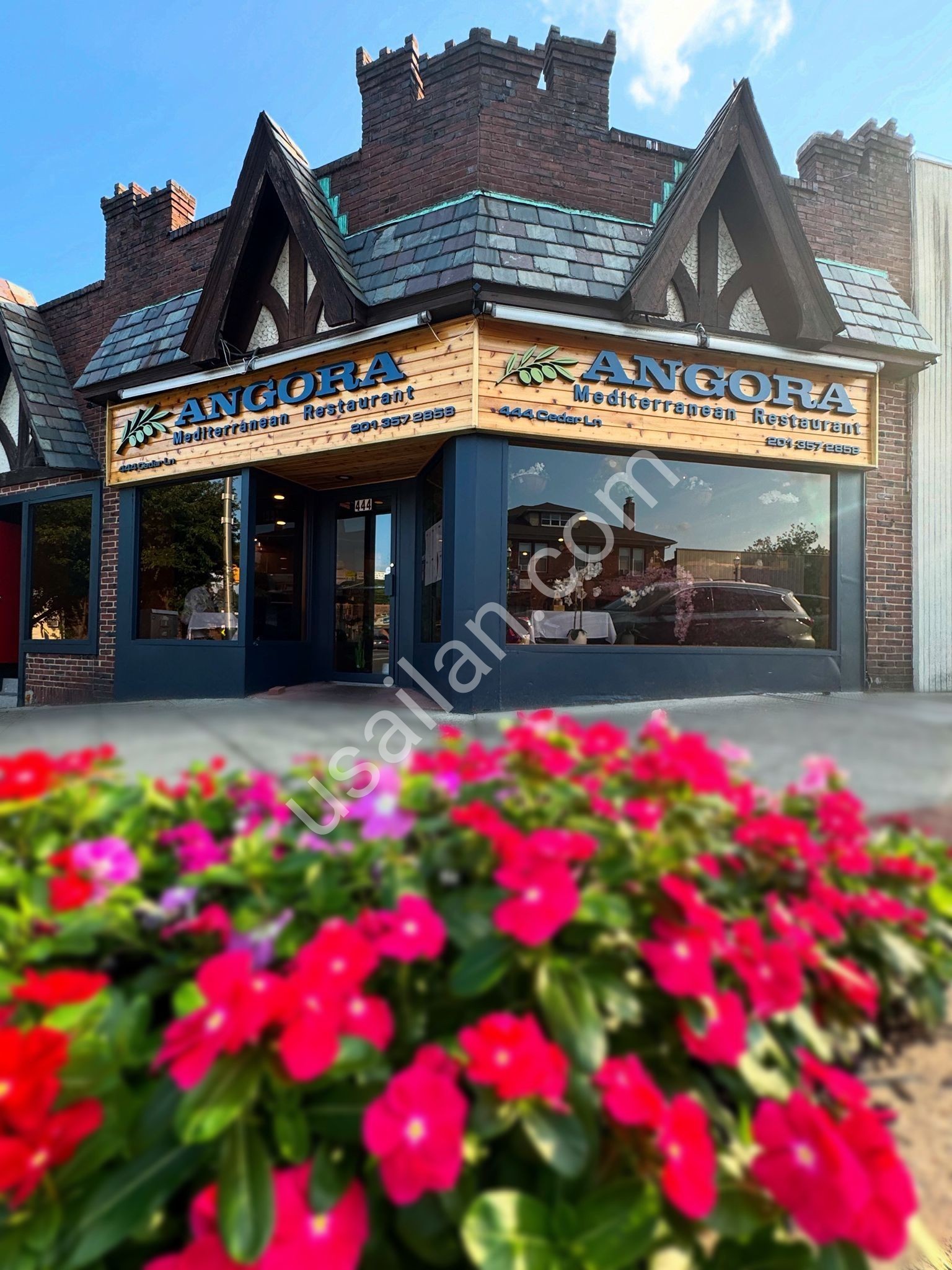Teaneck, NJ’deki Angora Mediterranean Restaurant icin takim arkadaslari ariyoruz
