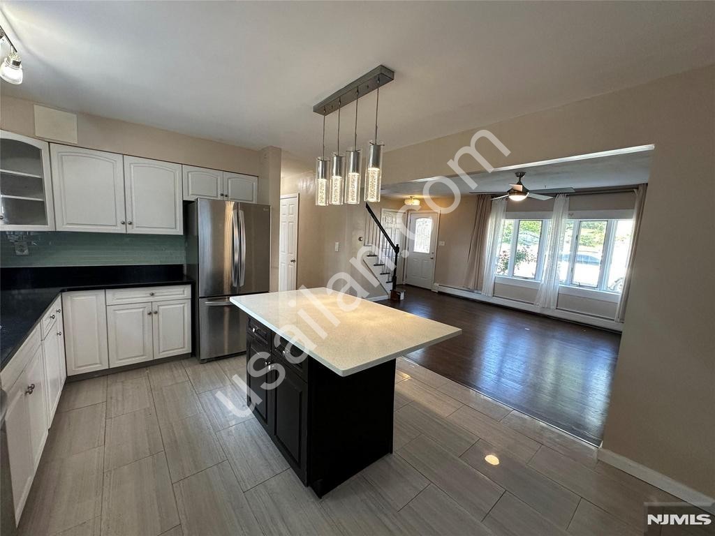 New Jersey Ridgefield'ta, tek kişilik odalar ve stüdyo