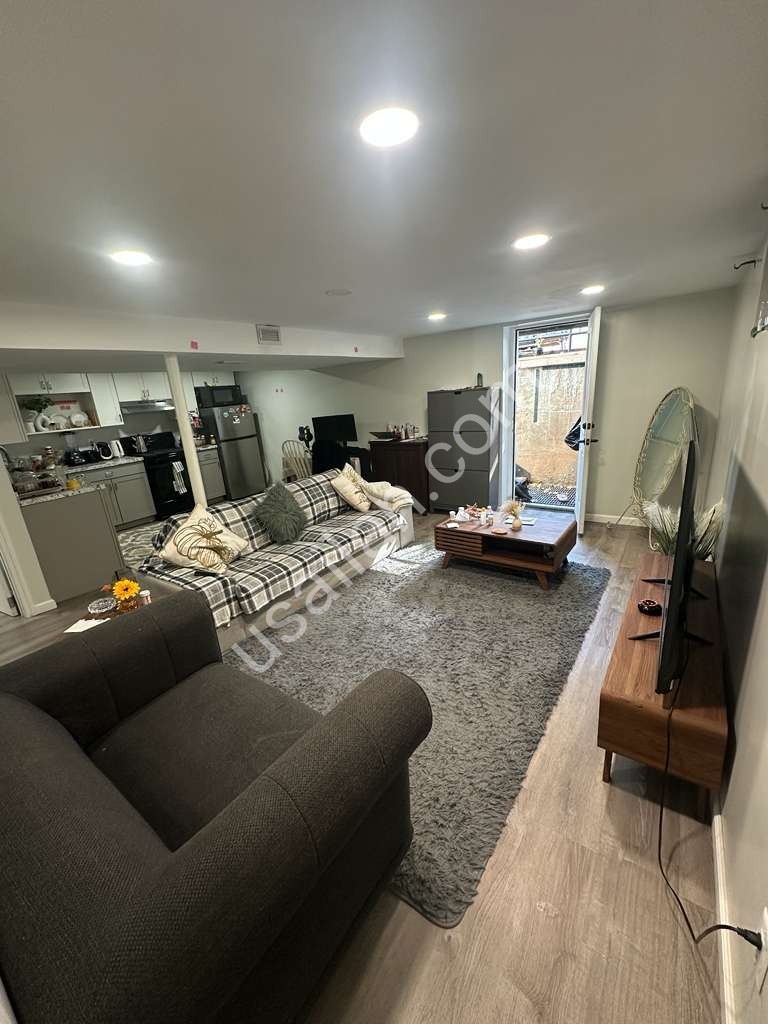 Staten Island, Eltingville'de 1+1 kiralık