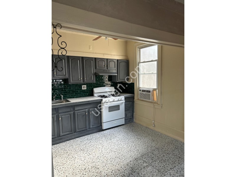 Kitchen2.jpeg
