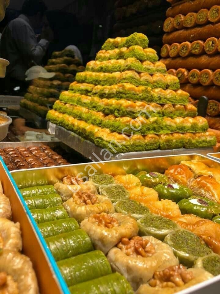 Yeni açılan Baklava dükkanına çalışma arkadaşları aranıyor