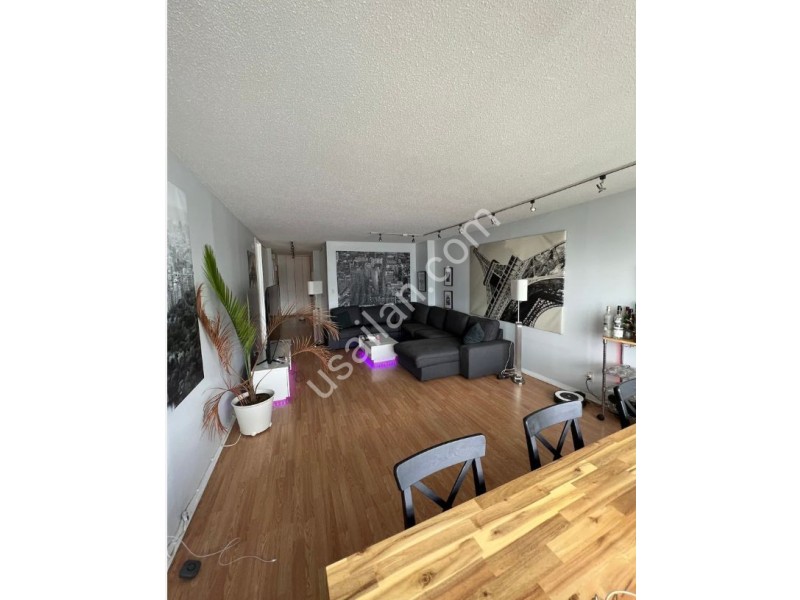 Room 2.jpg