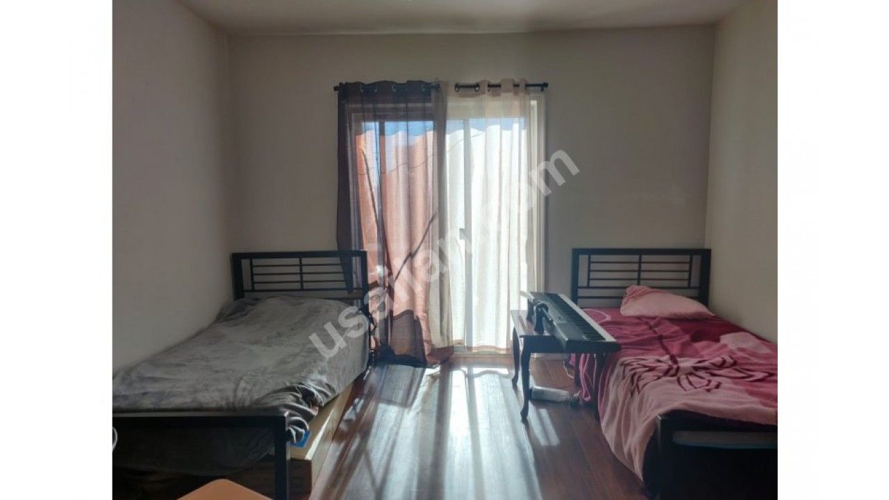 Iki kisilik erkek icin paylasimli oda Sheepshead Bay (Ocean Ave & Ave Z - B/Q train)